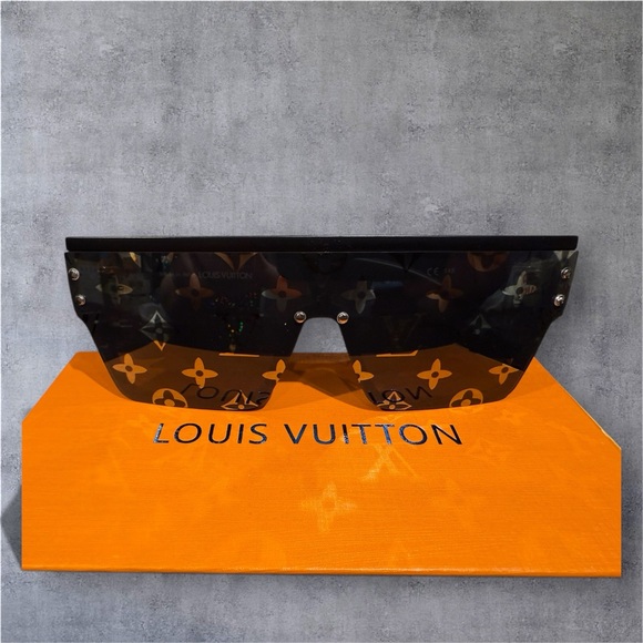 Louis Vuitton Black Monogram Sunglasses - Picture 2 of 6